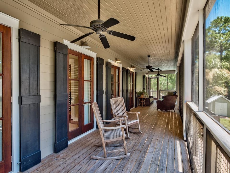 2nd Floor Covered Patio
