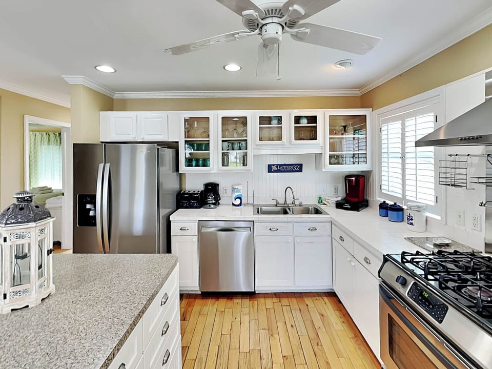 Full Kitchen
