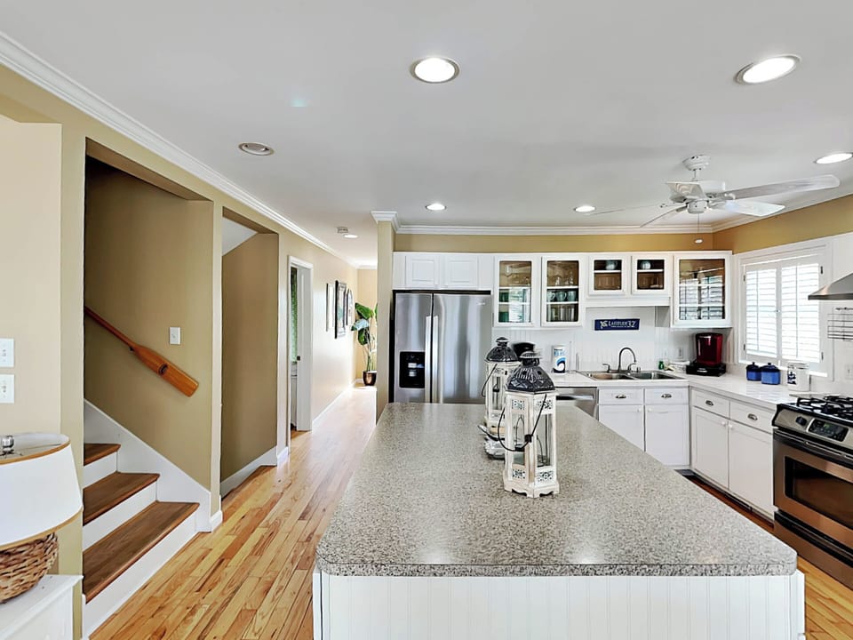 Full Kitchen