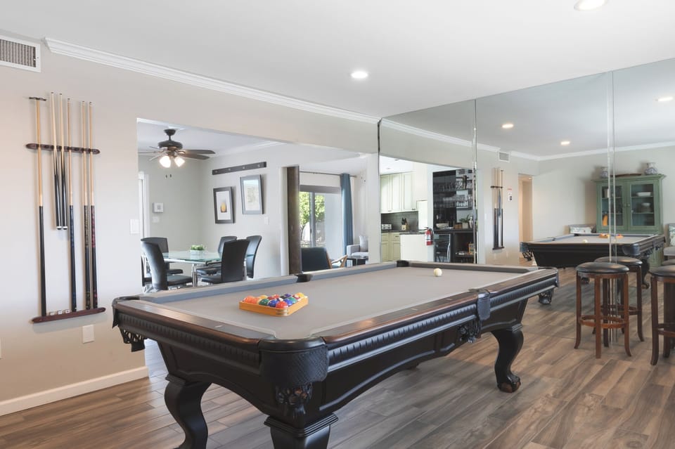 K0031 Pool table