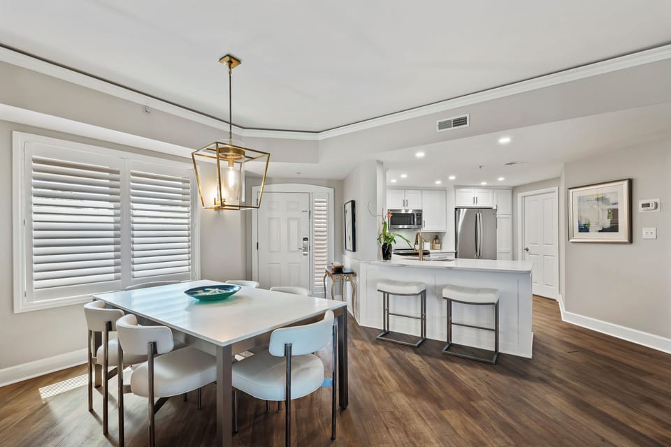 Open plan kitchen and dining