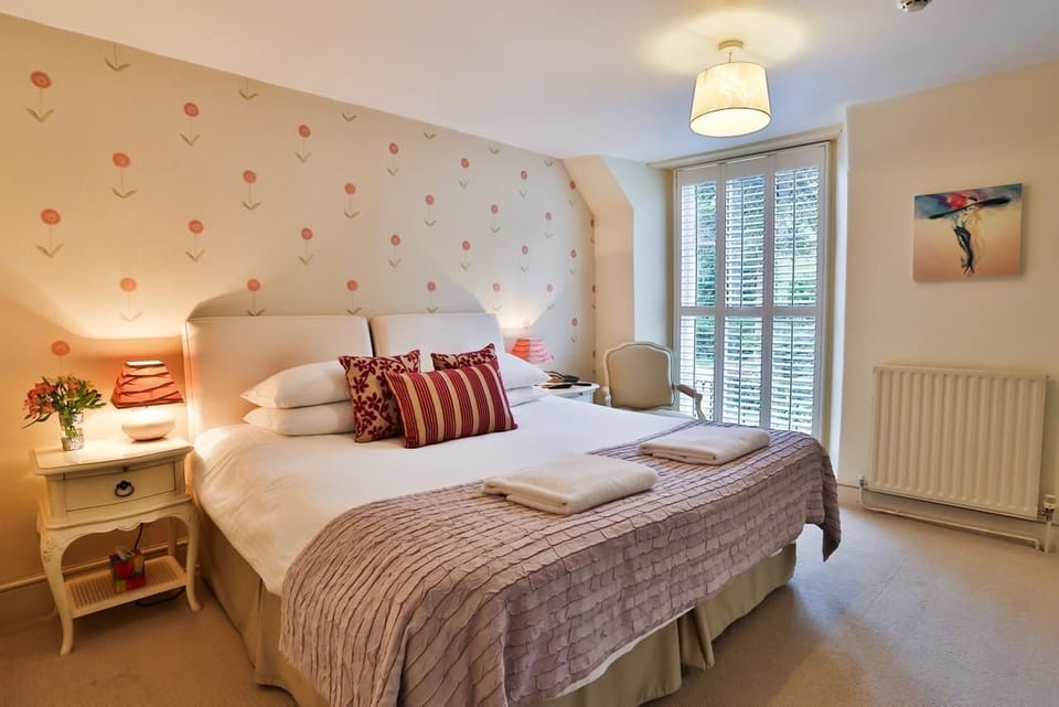 Superior Double or Twin Room | Premium bedding, in-room safe, individually decorated, blackout drapes