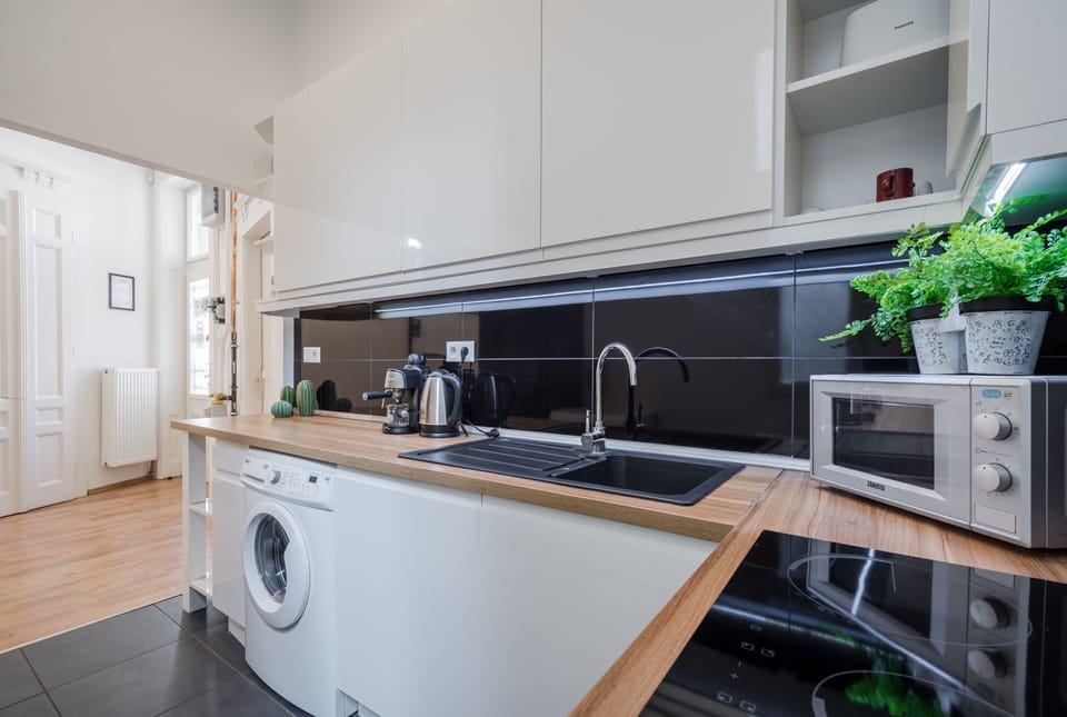 Fridge, highchair