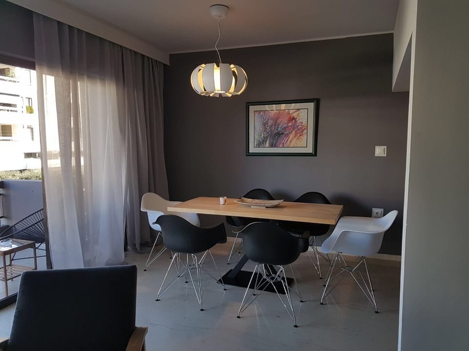 Apartment, 2 Bedrooms | In-room dining