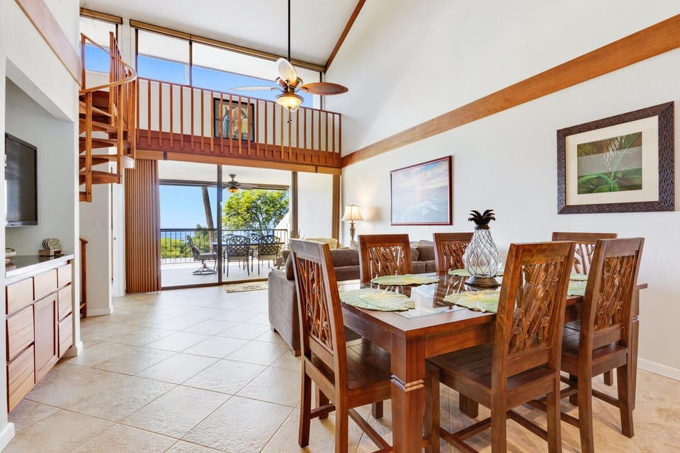 Indoor Dining Area at our Kona Hawai'i Villa Rental