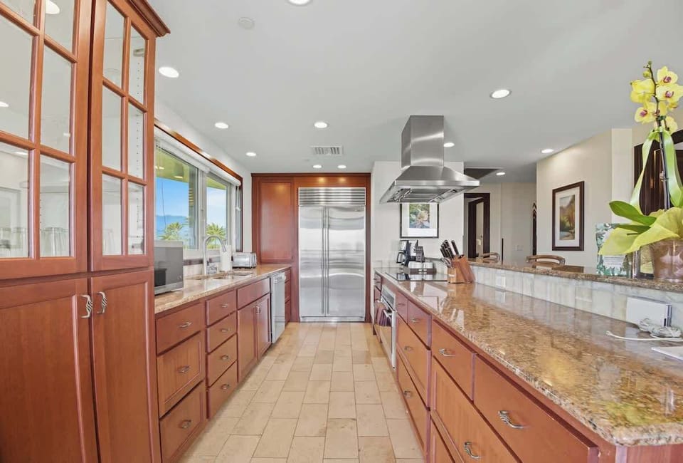 Cook with a view – A fully equipped chef’s kitchen steps from the sea