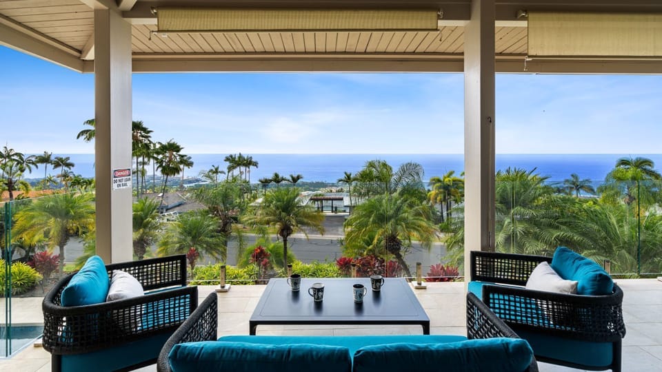 Beautiful ocean views from the upstairs lanai