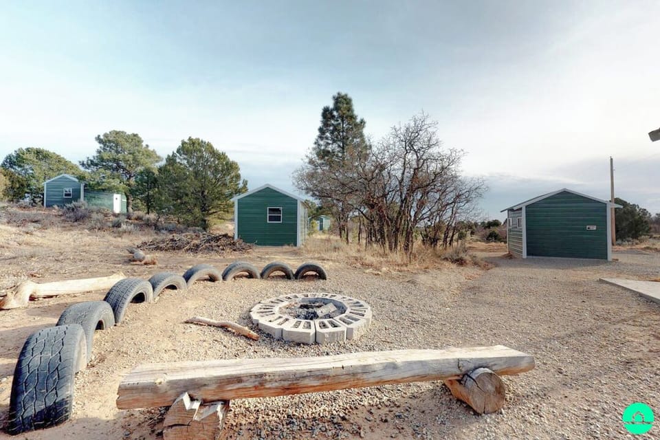 Fire Pit, bathroom, Cabins