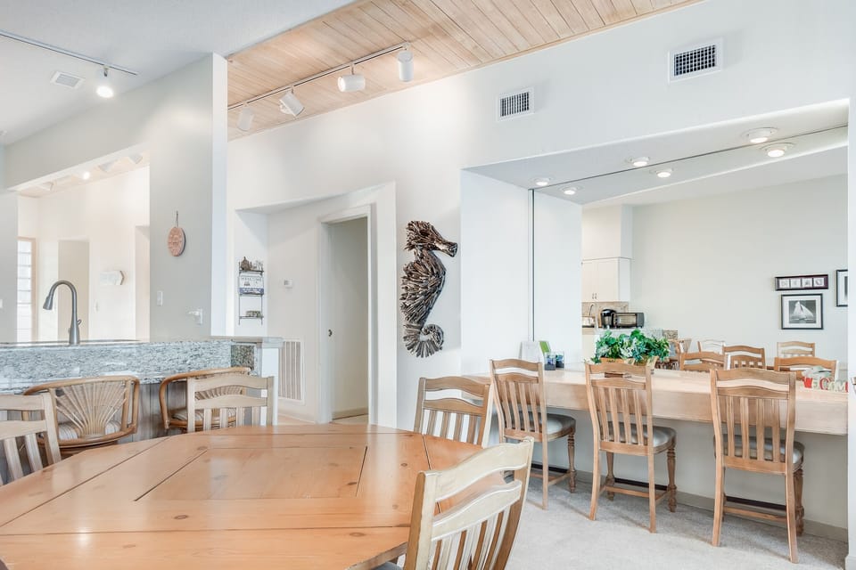 CR302: Crystal Shores Condo 302 | Dining