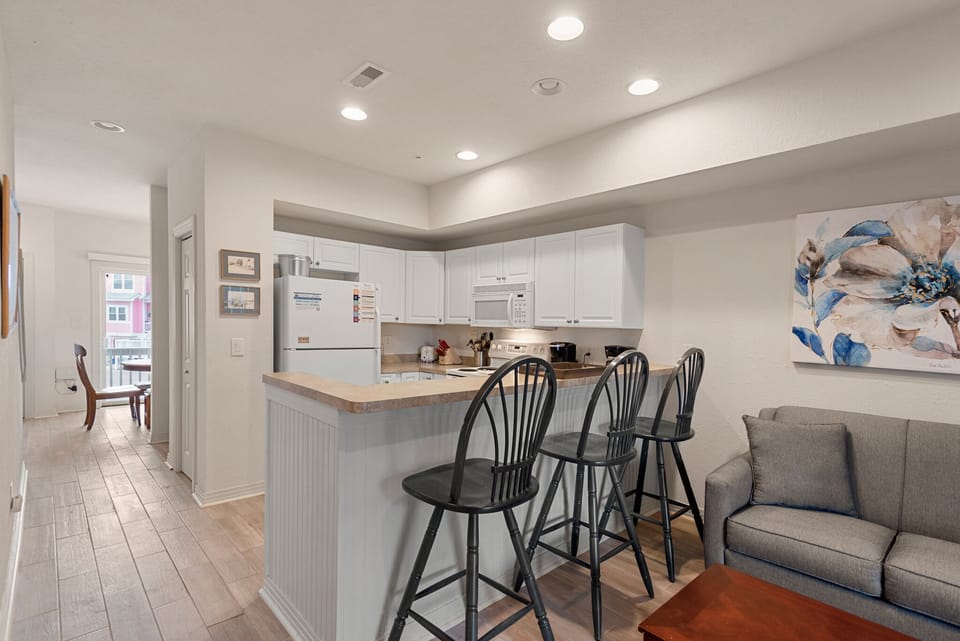 BB109: Bermuda Bay 109 | Mid Level Living Area and Kitchen