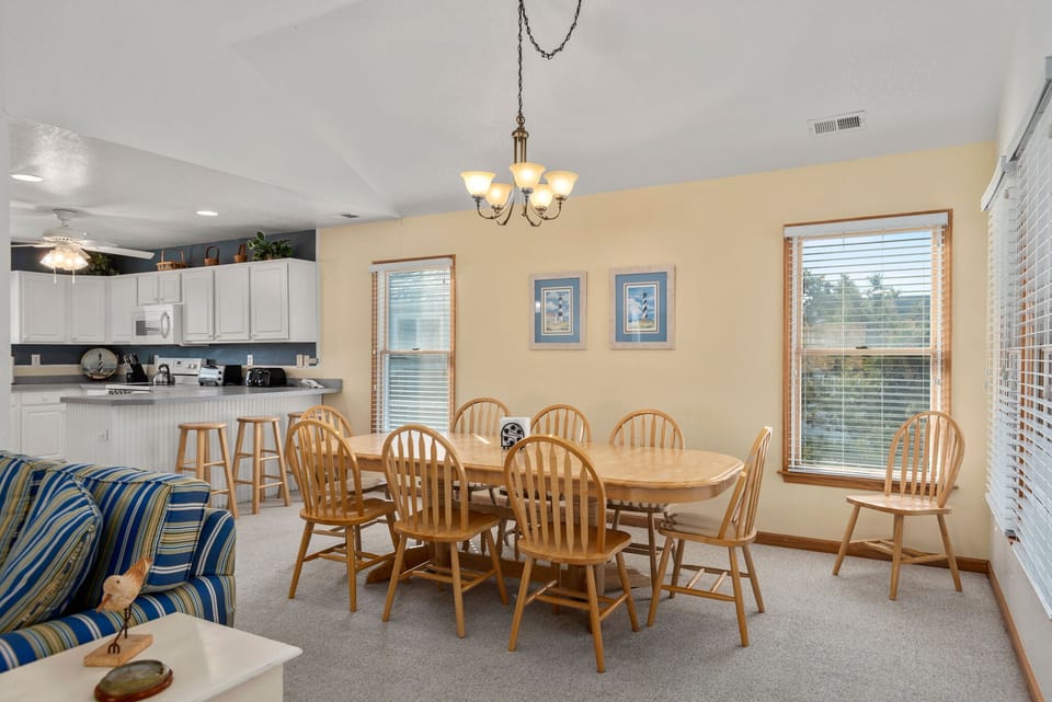 MS05: Masters 5 | Top Level Dining Area