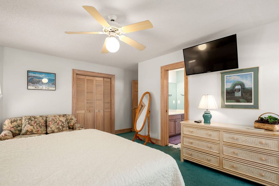 SS02: Fergusons Flagship | Mid Level Bedroom 4