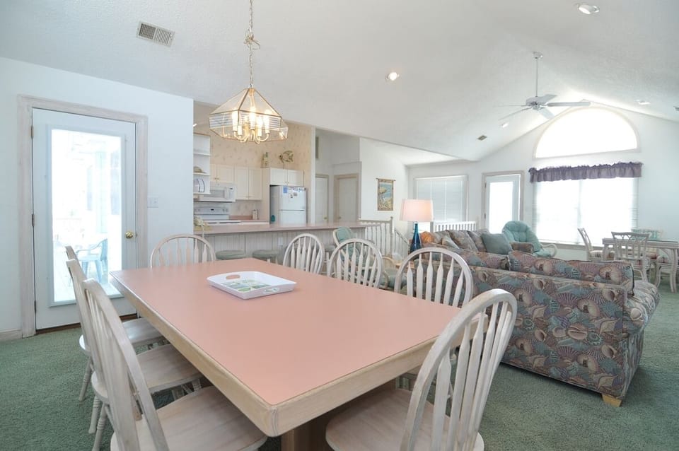 SS58: Seaside 58 | Top Level Dining Area