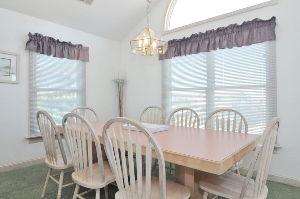 SS58: Seaside 58 | Top Level Dining Area