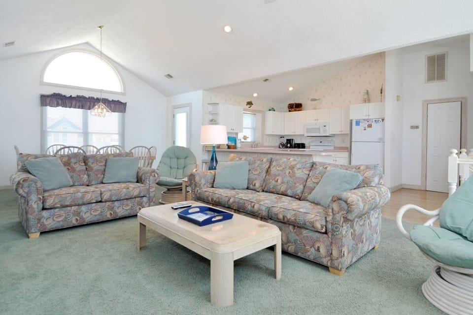 SS58: Seaside 58 | Top Level Living Area 