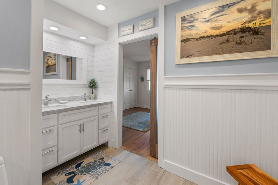 WS07: Whispering Sands 7 | Mid Level Bedroom 1 Private Bath