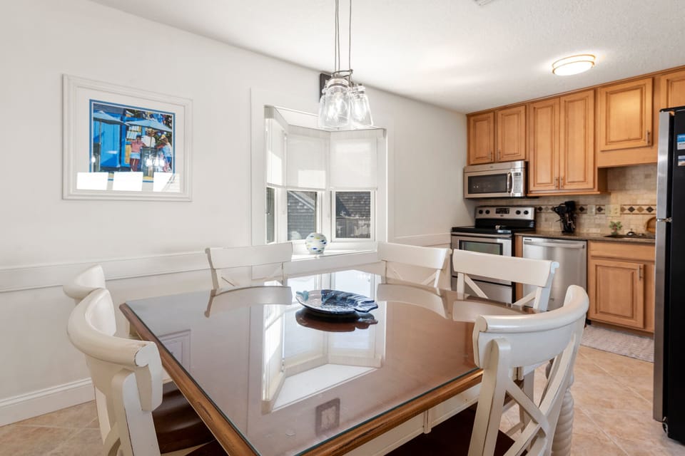 WS07: Whispering Sands 7 | Top Level Dining Area