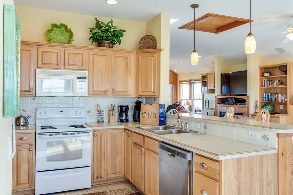 NH14:  Seatopia | Top Level Kitchen