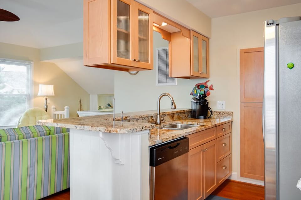 L23: On The Sunny Side | Top Level Kitchen