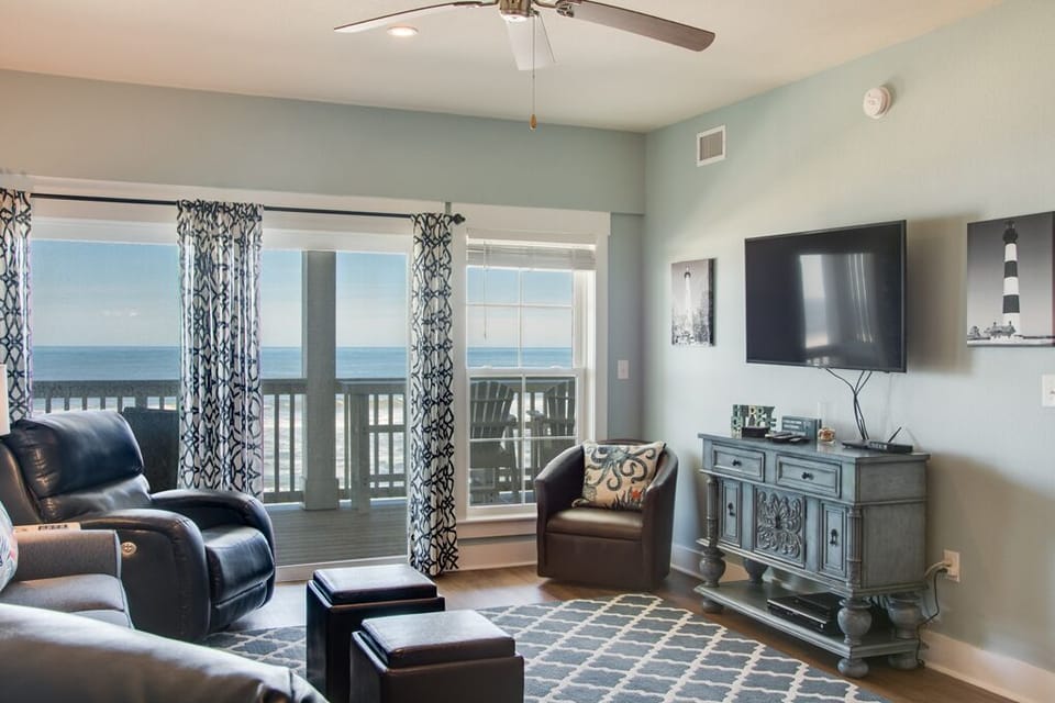 SE403:  Star of the Sea | Living Area