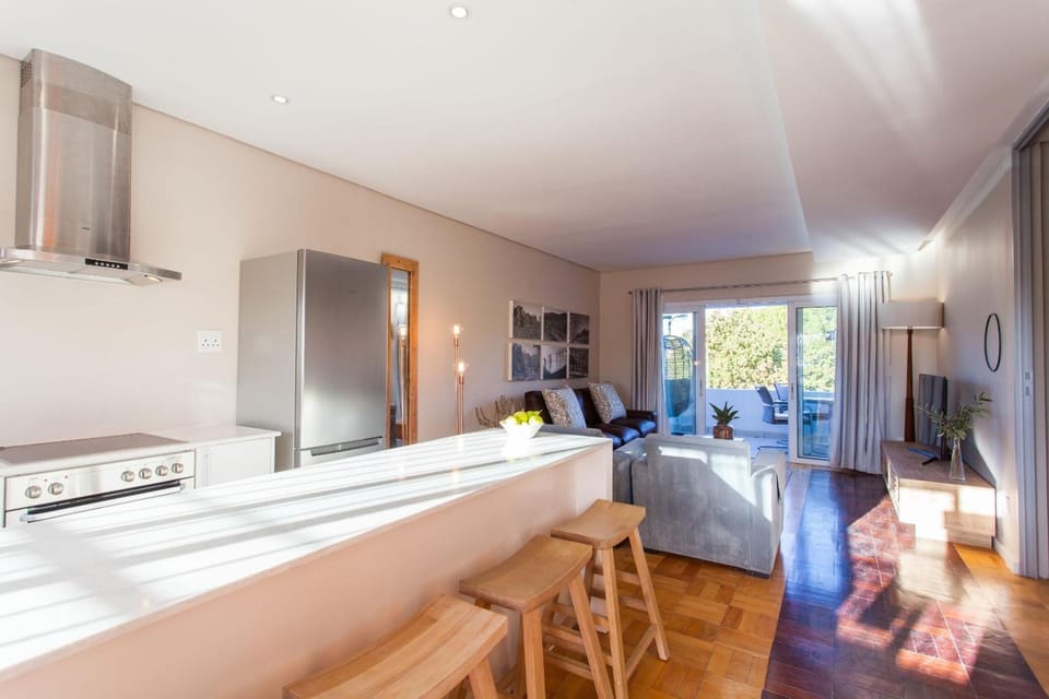 Stovetop, electric kettle