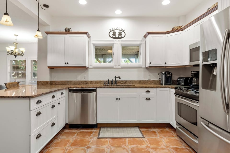 VP102: Under The Boardwalk | Kitchen