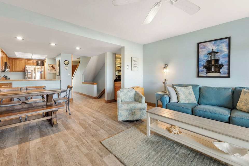 QA2: Slack Tide | Mid Level Living Area
