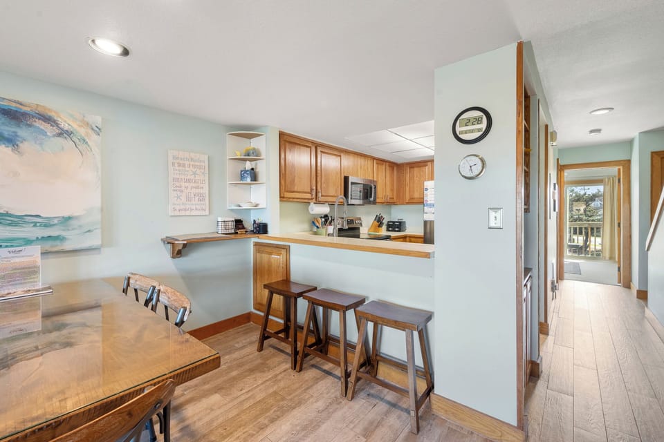 QA2: Slack Tide | Mid Level Kitchen