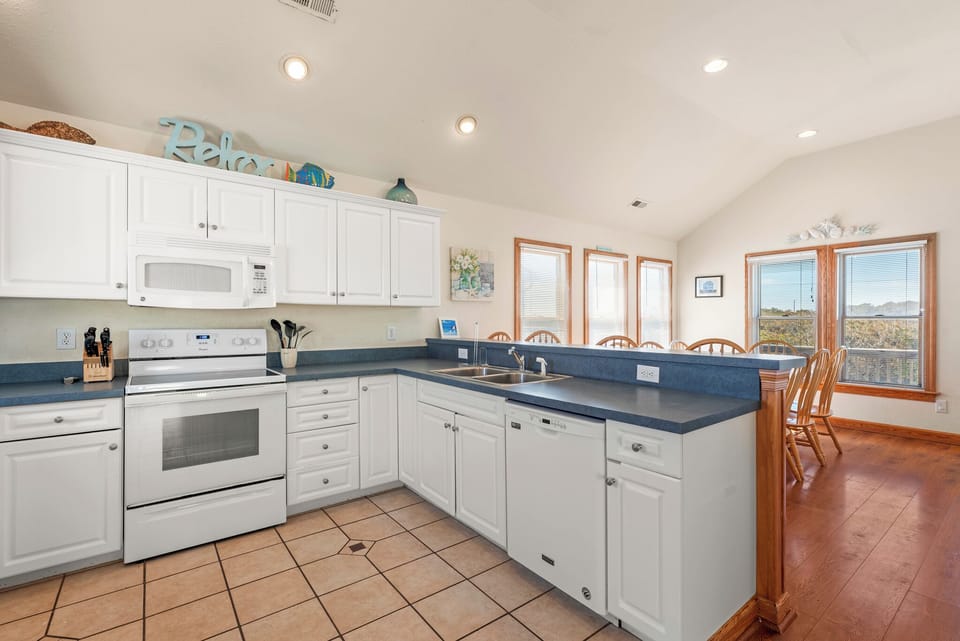 JR242: Flip Flop Inn | Top Level Kitchen