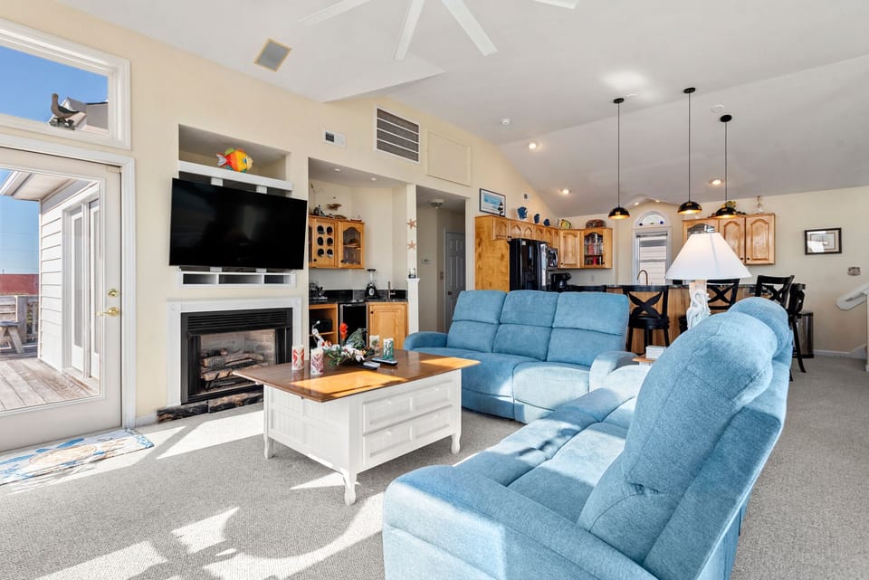 NH17: No Regrets | Top Level Living Area
