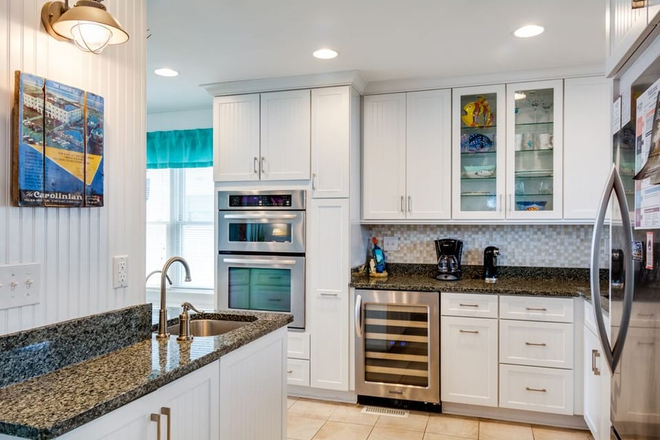 R57: Oates Bluff | Mid Level Kitchen