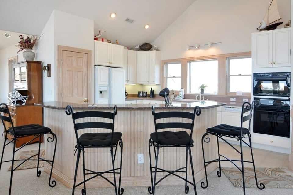 WE21: Mermaids Pearl | Top Level Kitchen