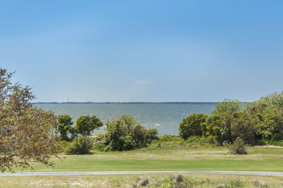 MS26: Sand Hills South | Mid Level Deck View