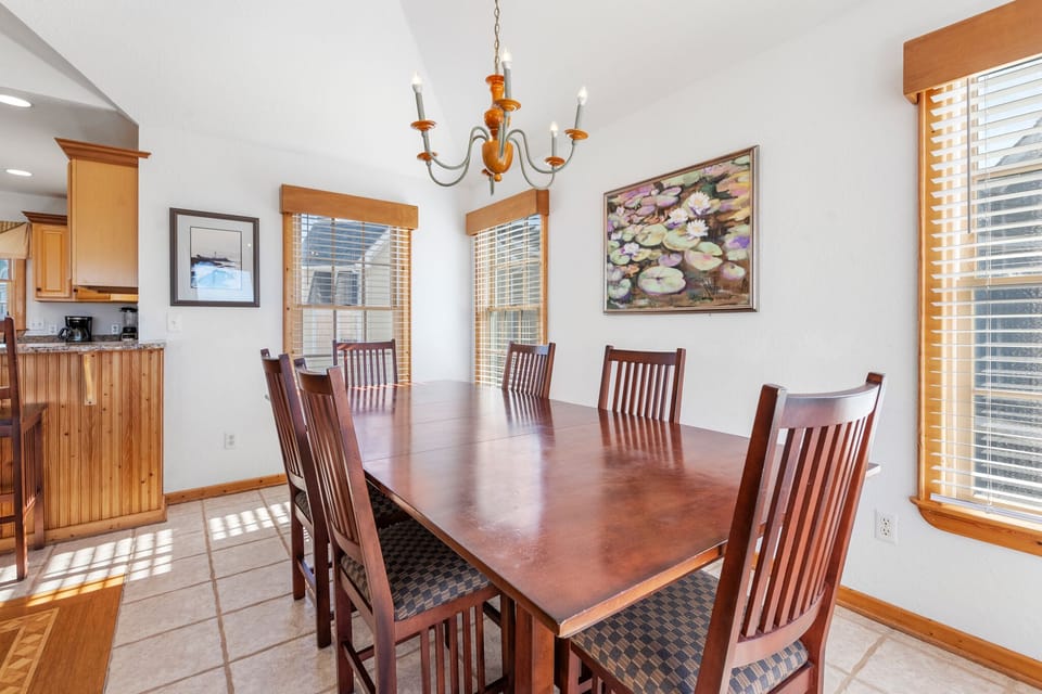 SW05: Seawatch 5 | Top Level Dining Area