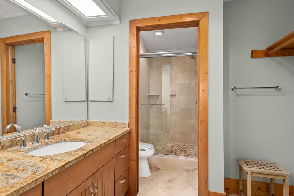 QC4: Trip's OBX | Top Level Bedroom 3 Private Bath