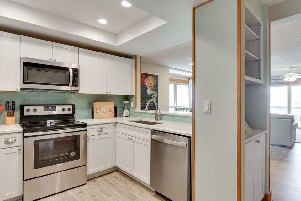 QF1: August Recess | Mid Level Kitchen