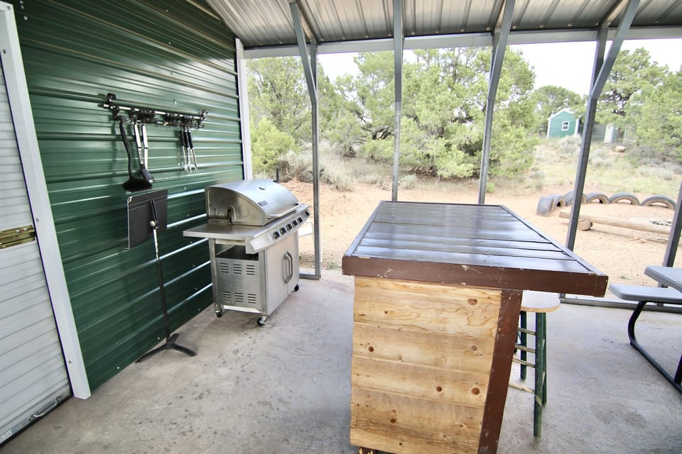 Glamping Pavilion Cooking Area