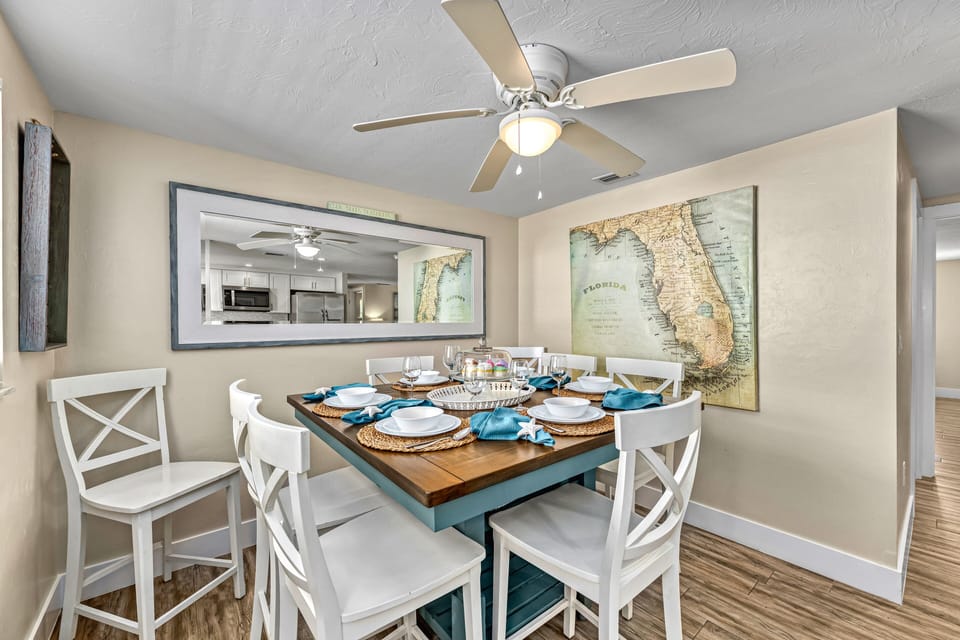 From coffee to cocktails, every meal feels relaxed in this cheerful dining area.