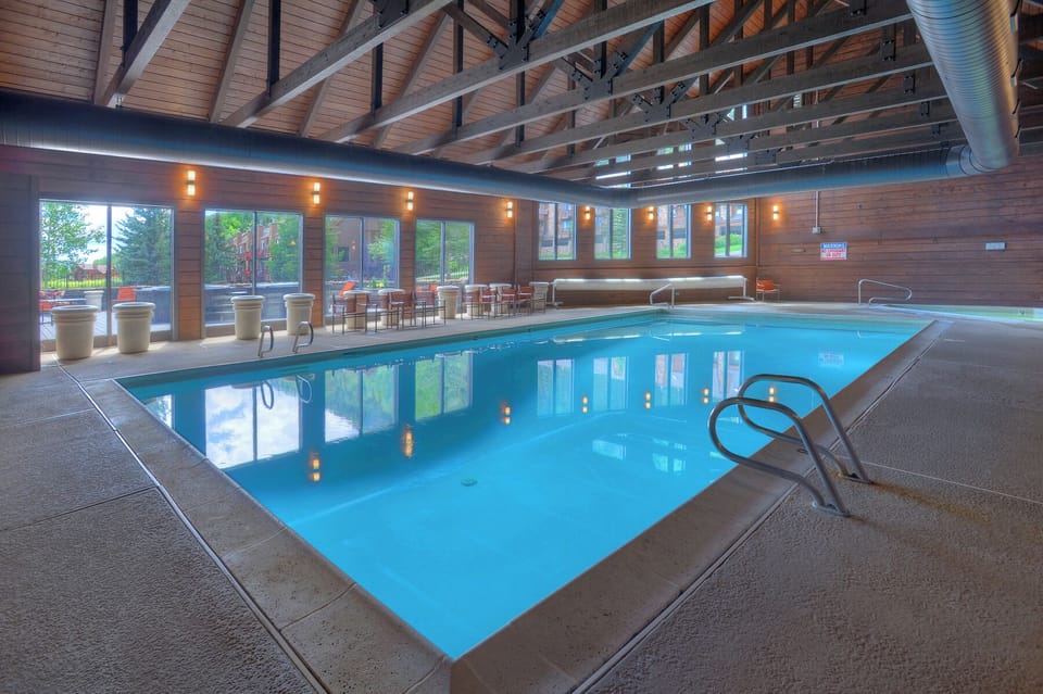 Heated pool & hot tub open year round'