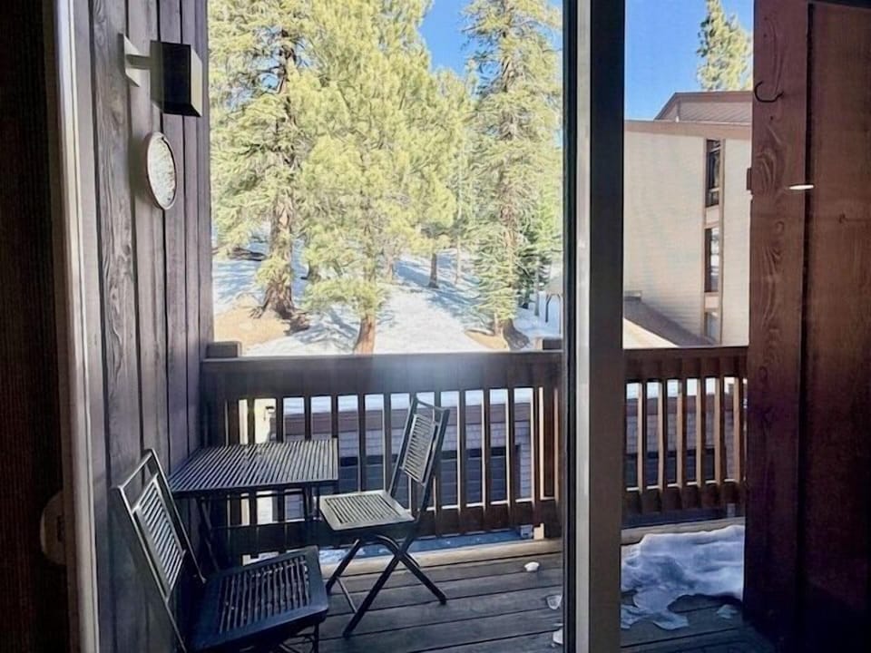 Livingroom balcony