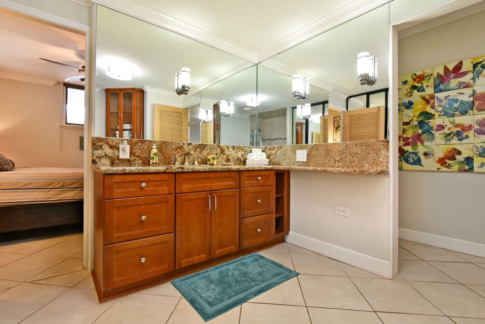 Time to get ready for a night out in Kaanapali or Lahaina!