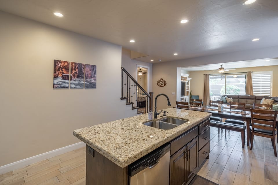 Kitchen island - This sleek, modern kitchen has all the best upgrades to make cooking a breeze!
