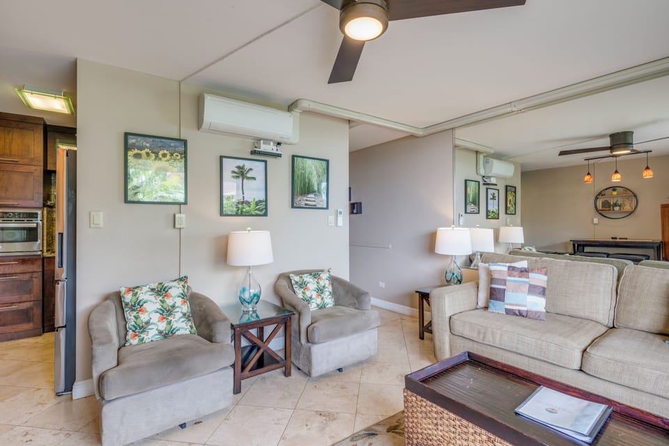 PakiMaui - 1 Bedroom - Ocean Front - 109 - Living Room 09