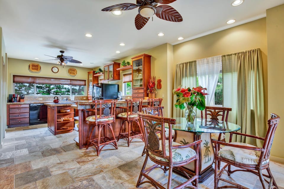 Upgraded Kitchen with Dining Area