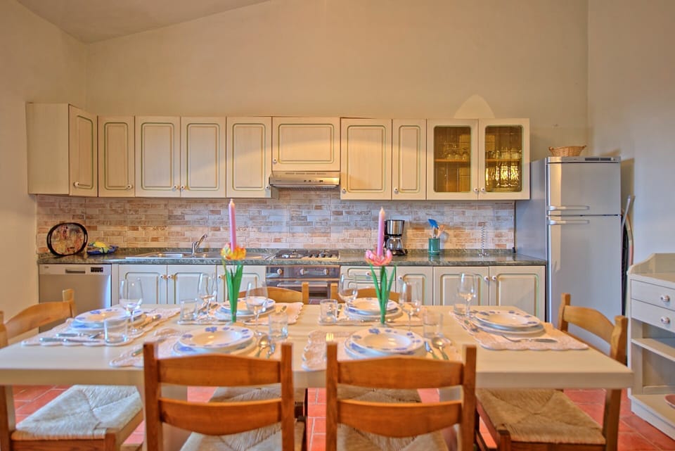 Dining Room, Kitchen