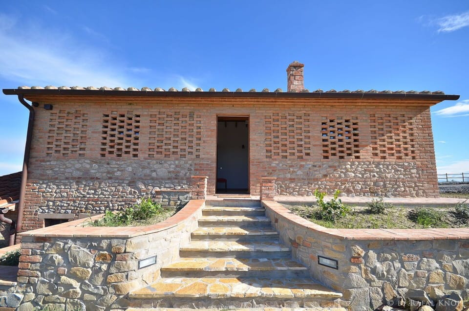 Building Exterior, Outdoor