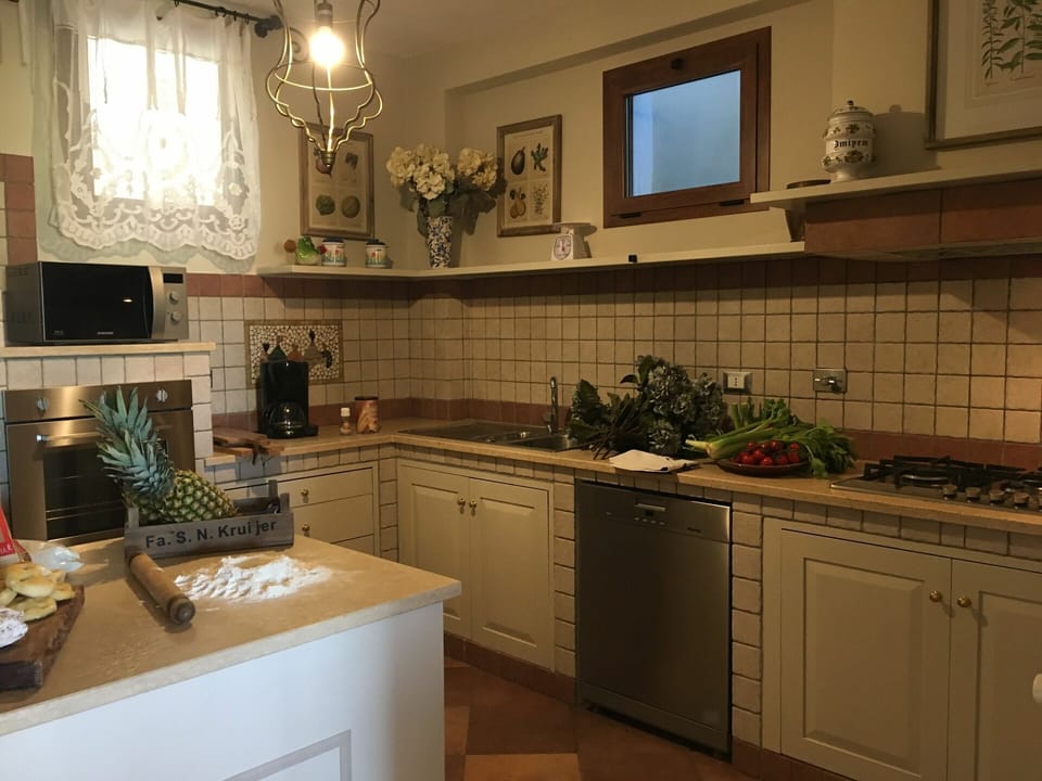 Room, Interior Design, Property, Floor, Interior Design, Kitchen, Home, Ceiling, Flooring, Major Appliance