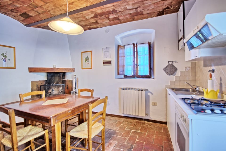 Dining Room, Kitchen