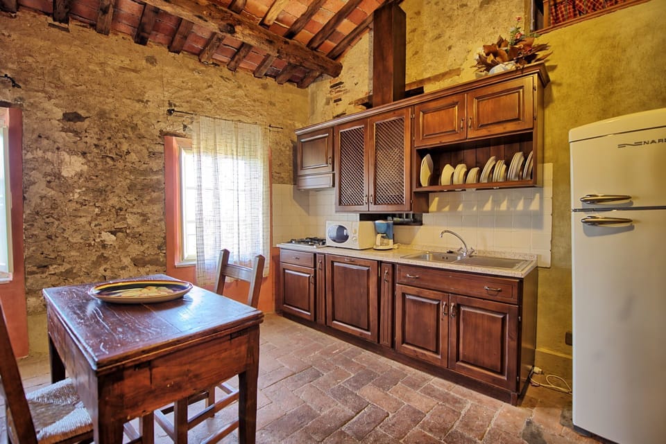 Dining Room, Kitchen