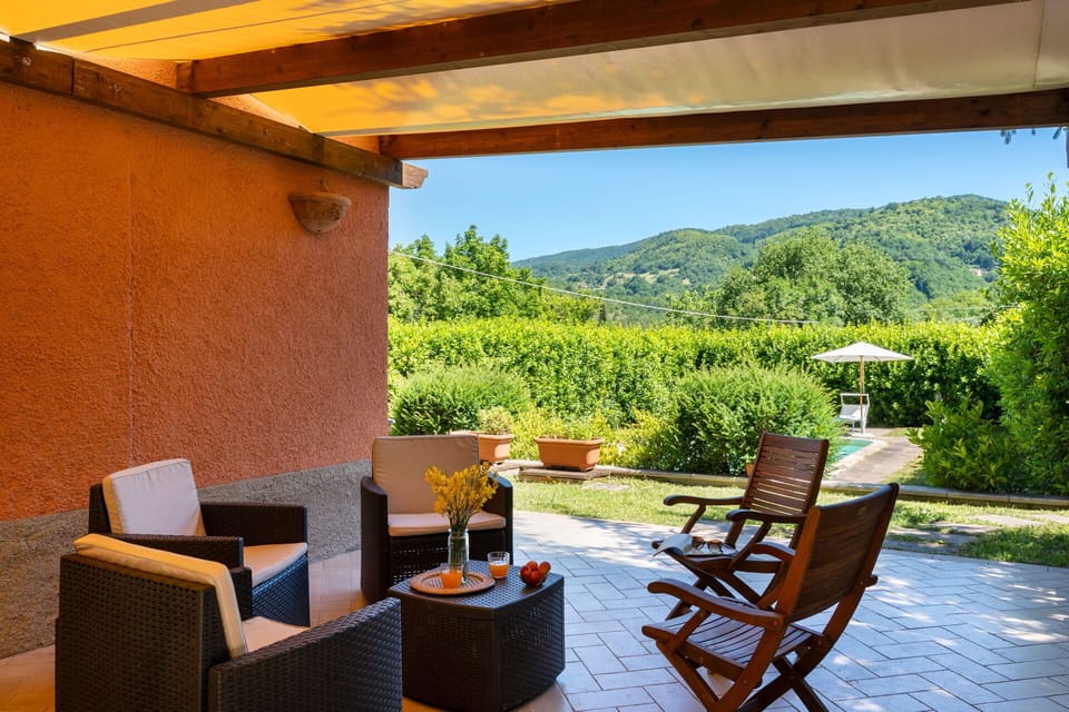 Balcony / Terrace / Patio, Building Exterior, Garden, Scenic View